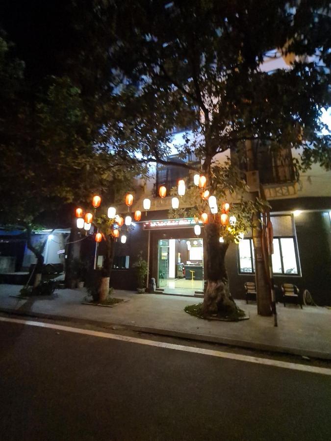 老街市 Khach San Tokyo酒店 外观 照片